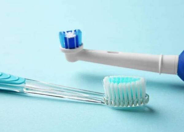 電動牙刷和普通牙刷哪個好 電動牙刷和普通牙刷哪個好