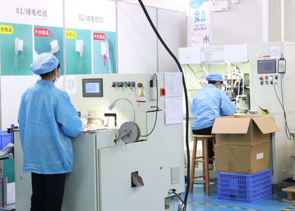 電動(dòng)牙刷生產(chǎn)商廠家生產(chǎn)設(shè)備 刷博士電動(dòng)牙刷生產(chǎn)商廠家工廠設(shè)備